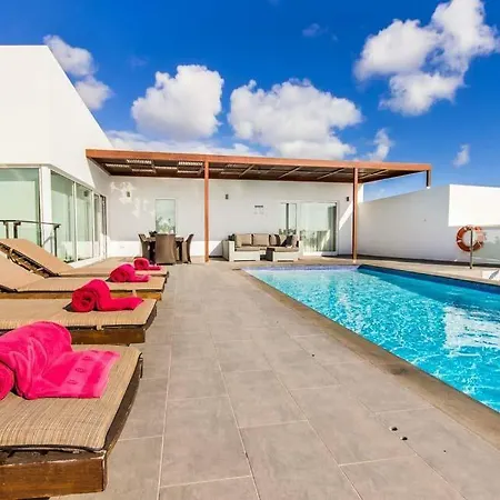 Playa Blanca Sleeps 6 Pool Air Con Wifi Playa Blanca (Lanzarote)